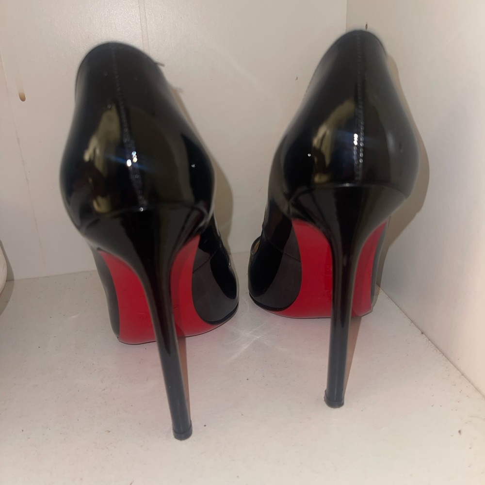 Black Christian loubiton so Kate